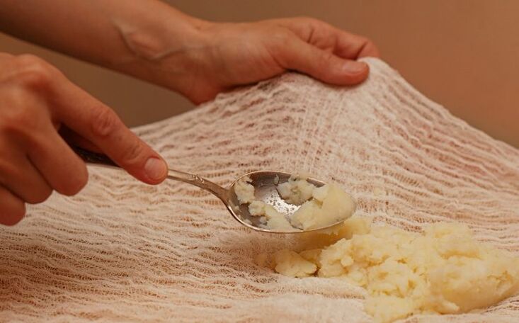 Preparing a compress of potatoes