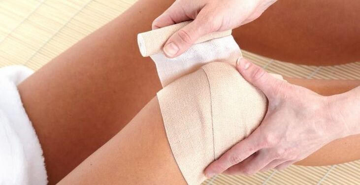 Squeeze over knees for arthritis and arthrosis